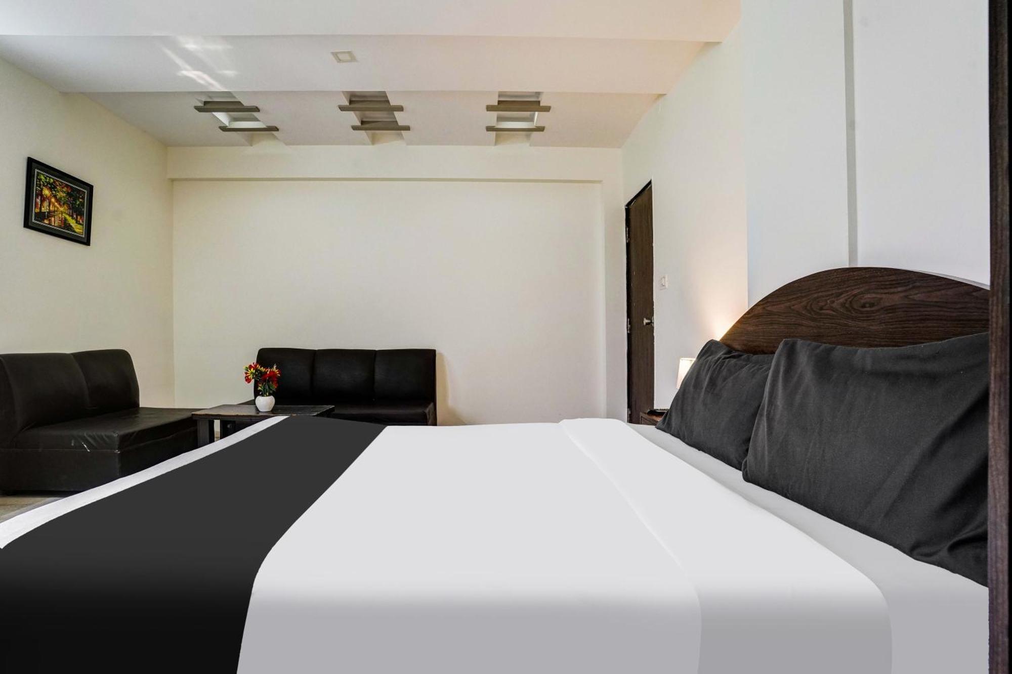 Super Hotel O Nashik Near Vijay Mamta Theatre Formerly Sahara Inn Екстер'єр фото
