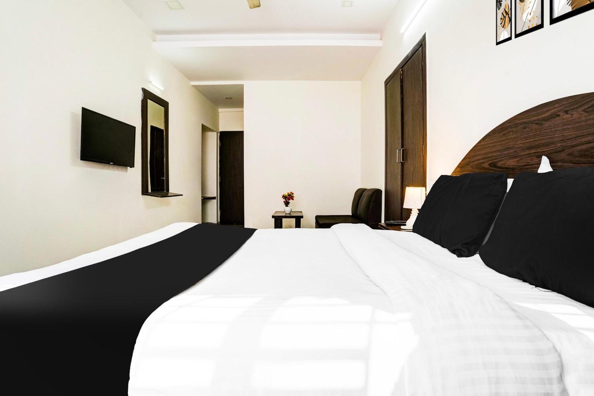 Super Hotel O Nashik Near Vijay Mamta Theatre Formerly Sahara Inn Екстер'єр фото